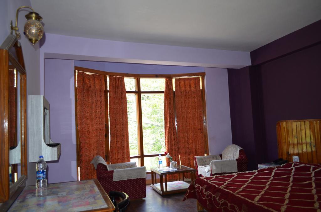 Hotel Manali Mahal Rom bilde
